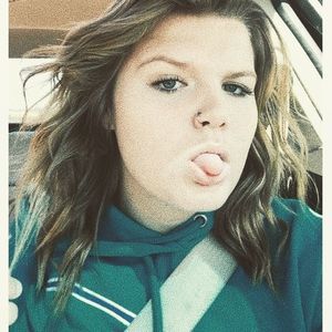 Meet your Posher, Courtney